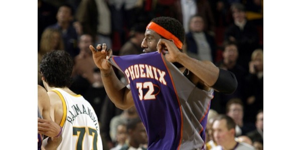 Les Phoenix Suns décident de retirer le maillot n°32 d’Amar’e Stoudemire